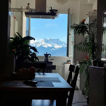 Quiet In Center With Mountain View Montreux