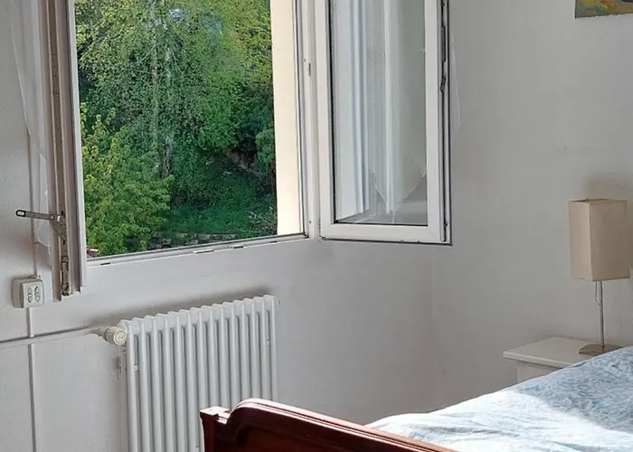 Quiet In Center With Mountain View 3*